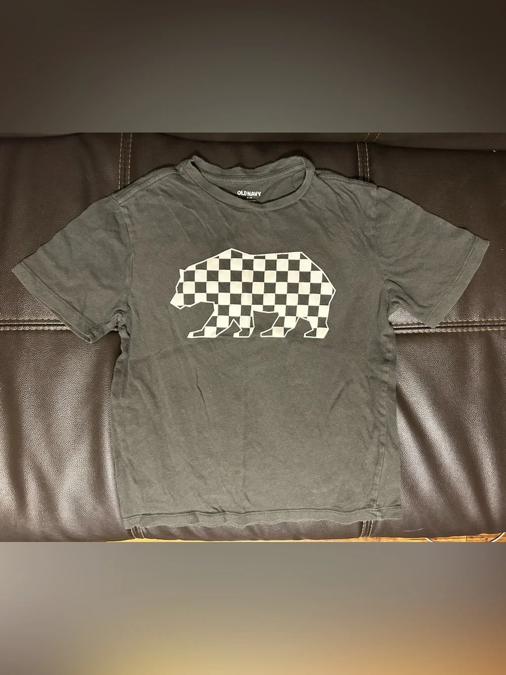 Old Navy Graphic T-Shirt. Boys‎ 8.